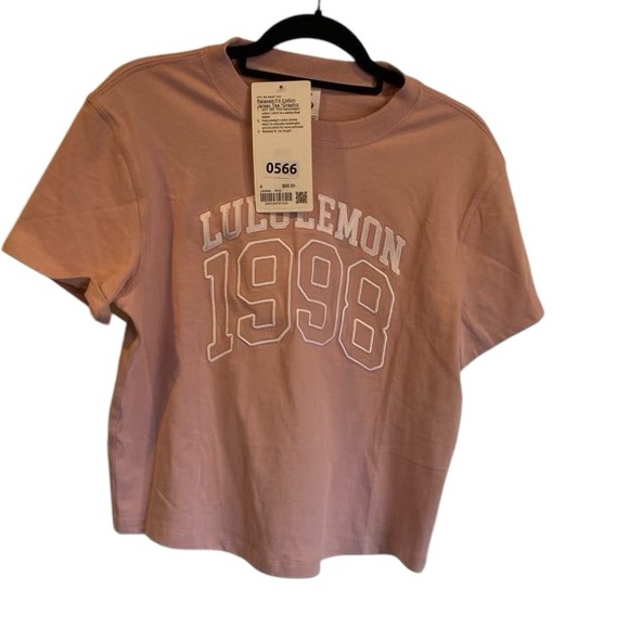 NWT Lululemon relaxed fit cotton jersey tee *Graphic PINK HAZE Size 4 - Picture 1 of 3
